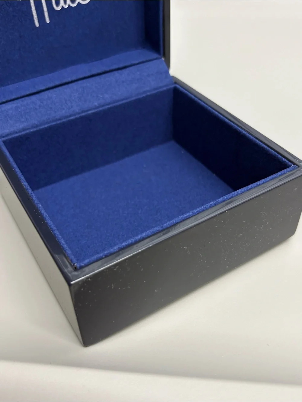 HUEB Solid Hard Case Jewelry Box with Deep Blue Velvet interior